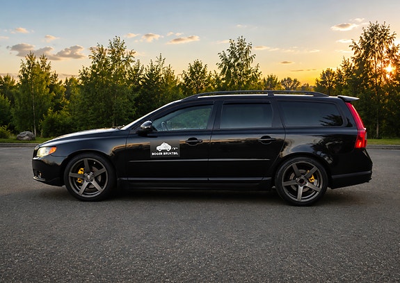 Volvo V70 4 of 16