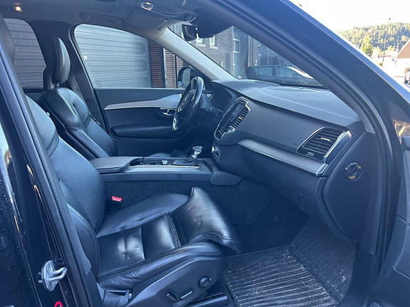 Volvo XC90 9 of 14