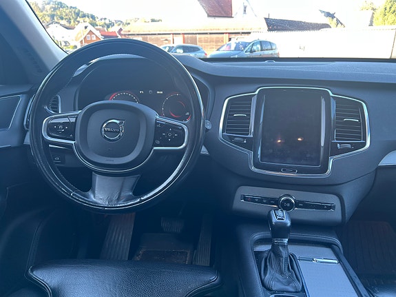 Volvo XC90 13 of 14