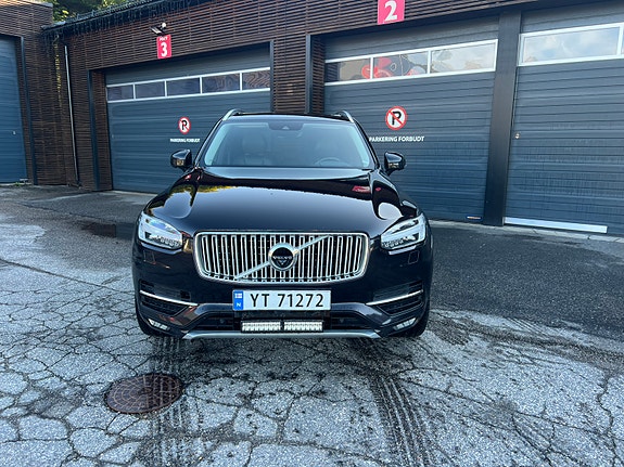 Volvo XC90 8 of 14