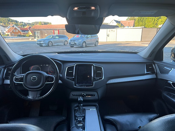 Volvo XC90 12 of 14