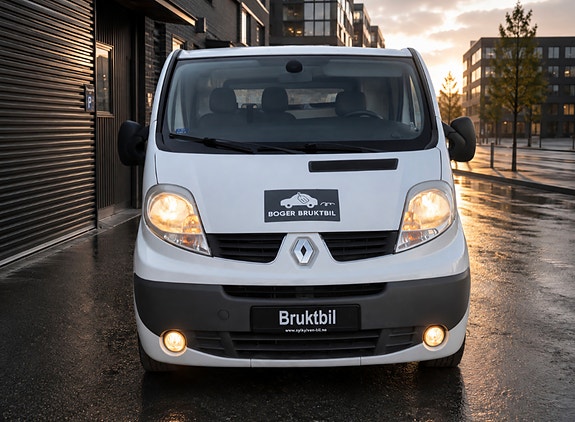 Renault Trafic 2 of 17