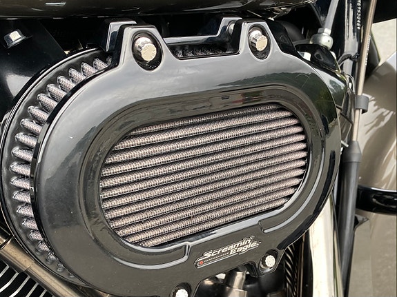 Harley-Davidson FLHXSE3 CVO Street Glide 5 of 17