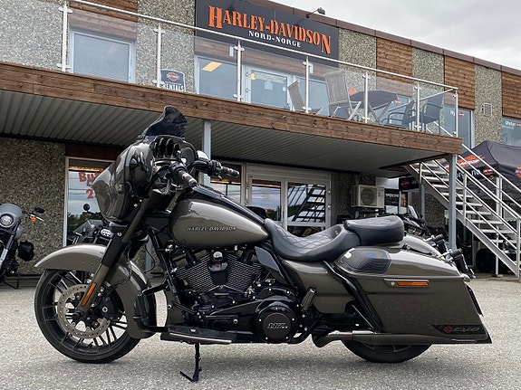 Harley-Davidson FLHXSE3 CVO Street Glide 17 of 17