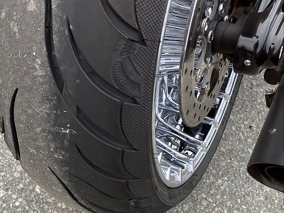 Harley-Davidson FXSB Breakout 7 of 7