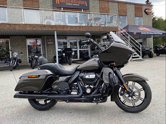 Harley-Davidson FLTRK Road Glide Limited 7 of 10