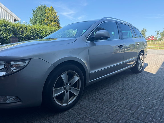 Skoda Superb 2 of 21