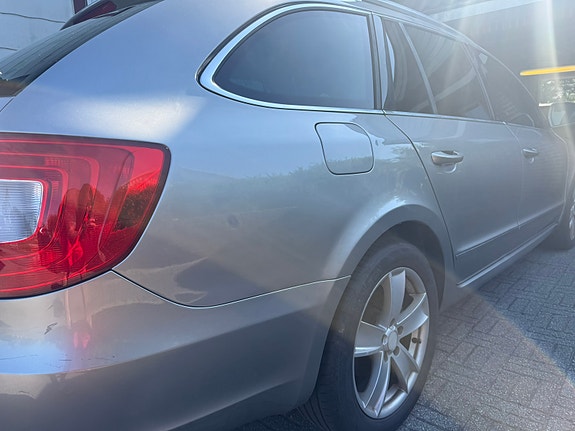 Skoda Superb 9 of 21