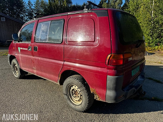 Mitsubishi L400 4 of 30