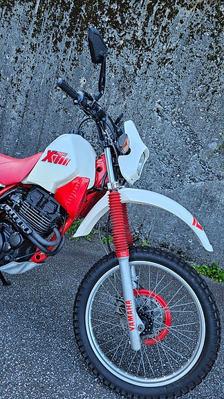 Yamaha XT 350 2 of 26