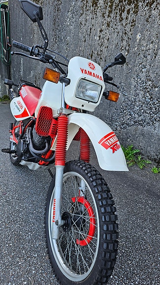 Yamaha XT 350 5 of 26