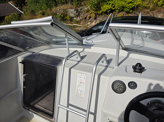 Askeladden 585 Explorer med 115 HK Mercury 2-takt 2005 10 of 27