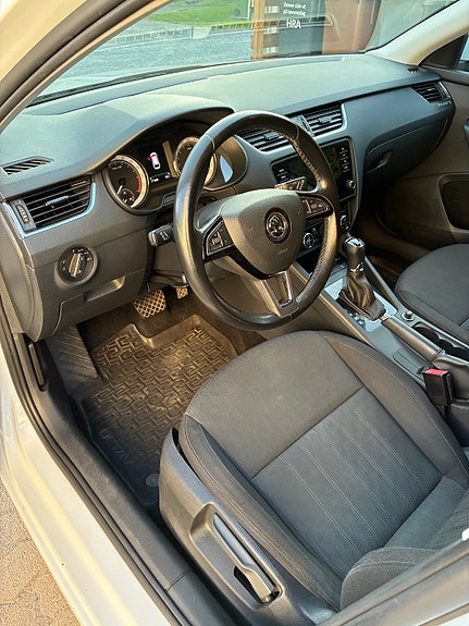Skoda Octavia 12 of 15