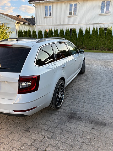Skoda Octavia 6 of 15