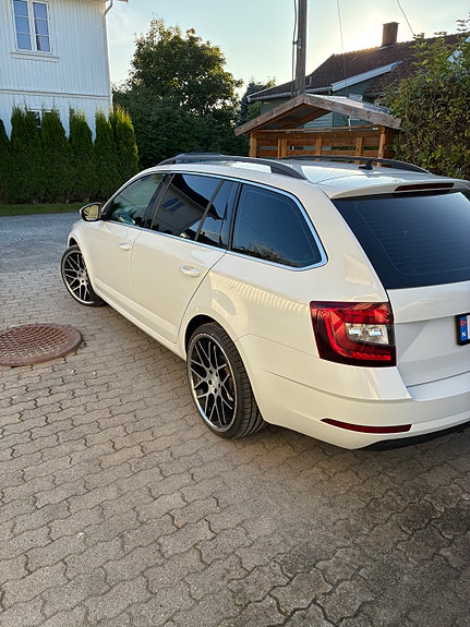 Skoda Octavia 5 of 15