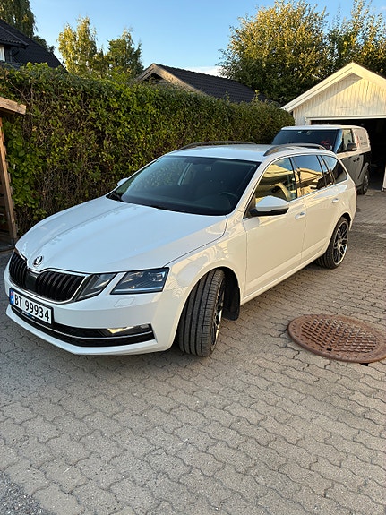 Skoda Octavia 2 of 15