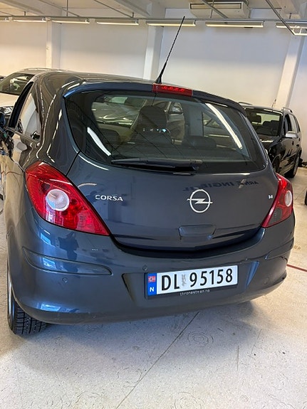 Opel Corsa 4 of 17