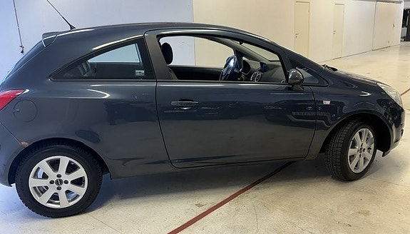 Opel Corsa 2 of 17