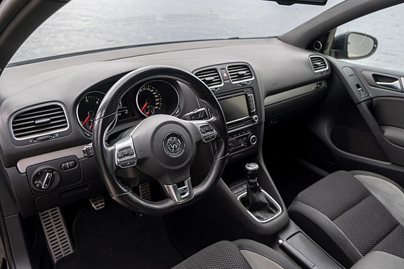 Volkswagen Golf VI 15 of 30