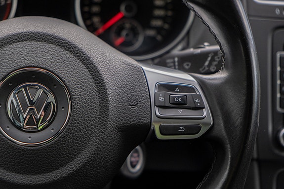 Volkswagen Golf VI 12 of 30