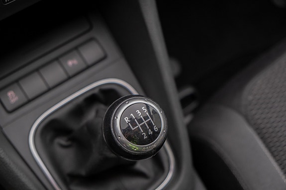 Volkswagen Golf VI 21 of 30