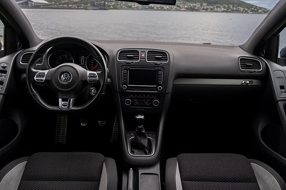 Volkswagen Golf VI 9 of 30
