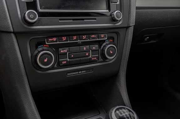 Volkswagen Golf VI 19 of 30