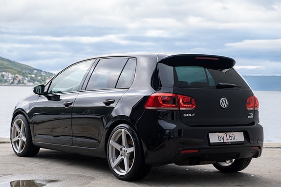 Volkswagen Golf VI 4 of 30