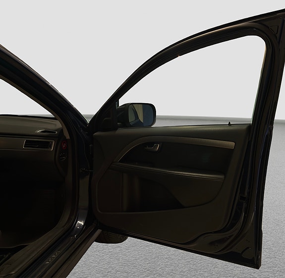 Volvo XC70 14 of 30