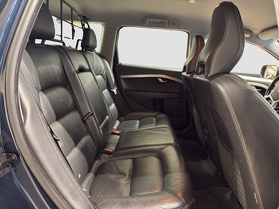 Volvo XC70 11 of 30