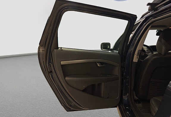 Volvo XC70 12 of 30