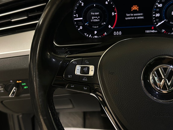 Volkswagen Passat 9 of 25