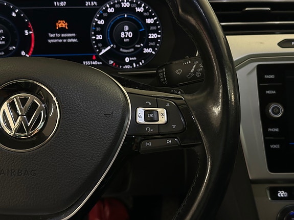 Volkswagen Passat 10 of 25