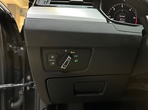 Volkswagen Passat 15 of 25