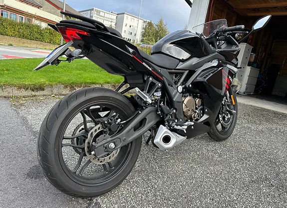 VOGE 300 RR 5 of 7