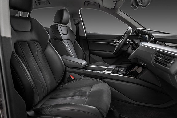 Audi Q8 e-tron 12 of 30