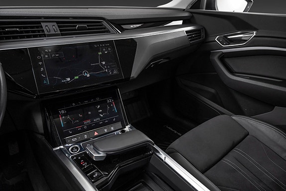 Audi Q8 e-tron 17 of 30