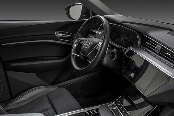 Audi Q8 e-tron 11 of 30