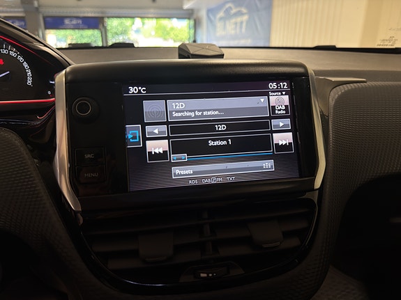 Peugeot 2008 27 of 30