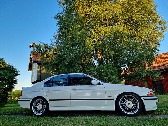 Alpina B10 2 of 30