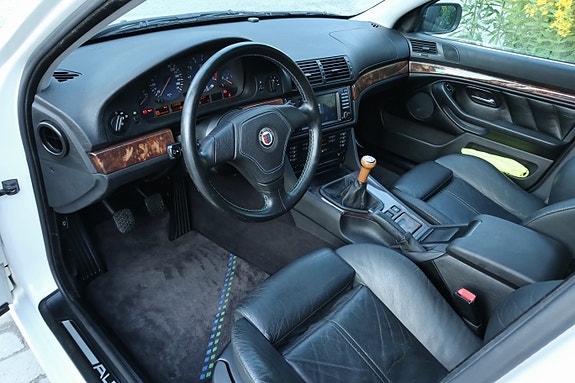 Alpina B10 11 of 30