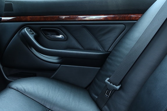Alpina B10 20 of 30