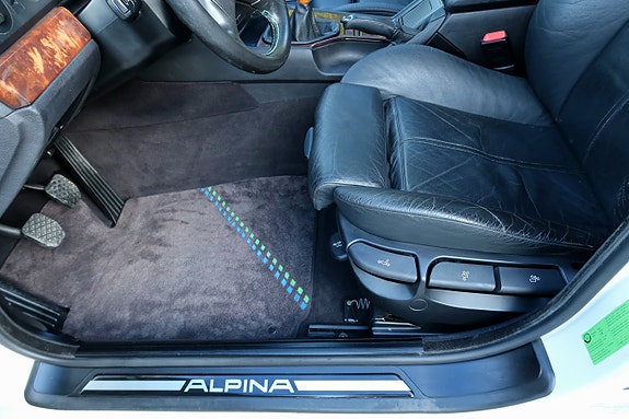 Alpina B10 12 of 30