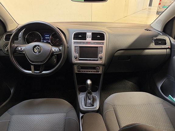 Volkswagen Polo 11 of 17