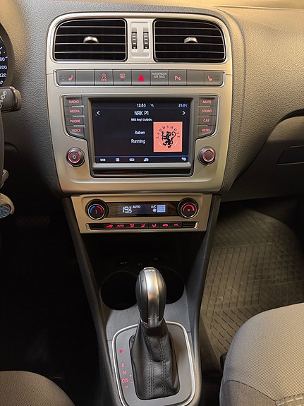 Volkswagen Polo 14 of 17