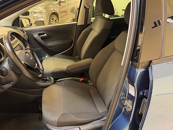 Volkswagen Polo 9 of 17