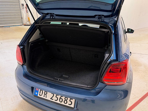Volkswagen Polo 12 of 17
