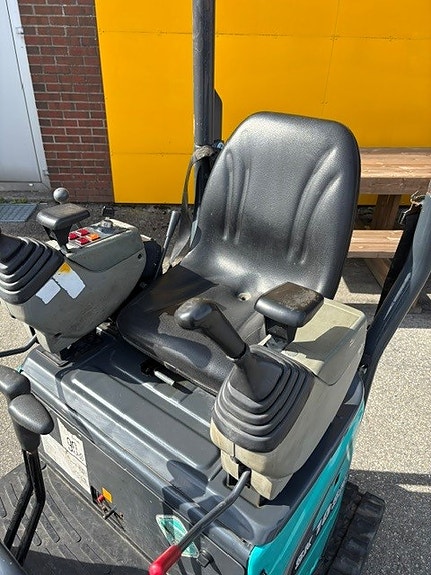 Kobelco SK10SR-2E 9 of 11