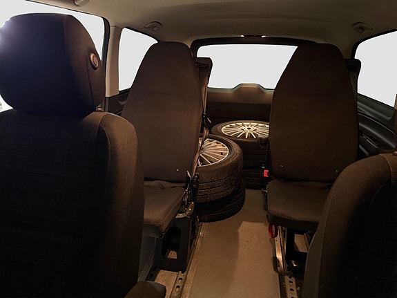 Mercedes-Benz Vito 12 of 30