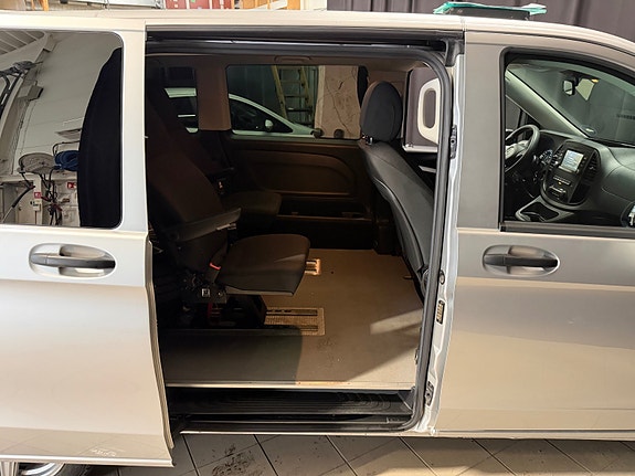 Mercedes-Benz Vito 10 of 30
